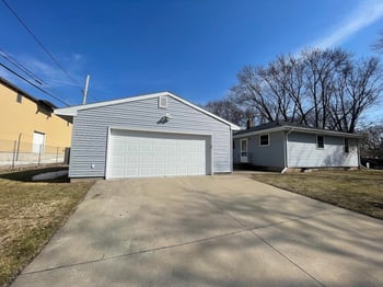 492 Cottage Grove Ave, Green Bay, WI 54304-4916