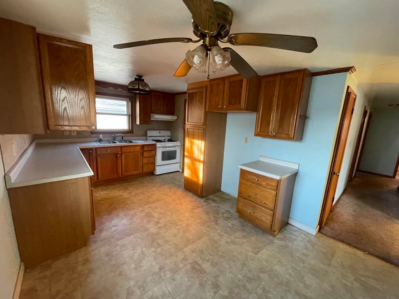 492 Cottage Grove Ave, Green Bay, WI 54304-4916