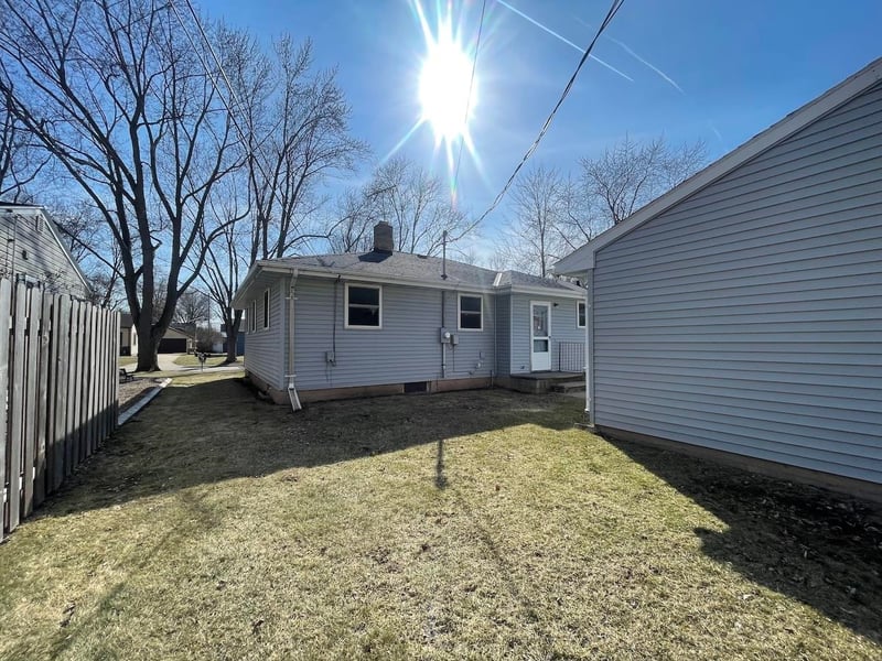 492 Cottage Grove Ave, Green Bay, WI 54304-4916