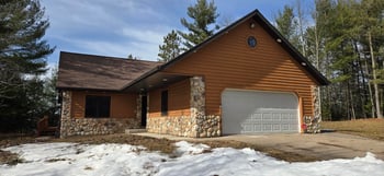 16245 Crestview Dr, Mountain, WI 54149