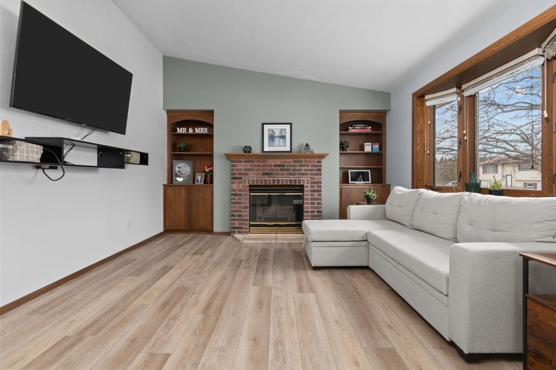 1342 Inverness Ln, Neenah, WI 54956