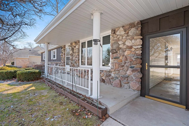 2245 Larkspur Dr, Appleton, WI 54915