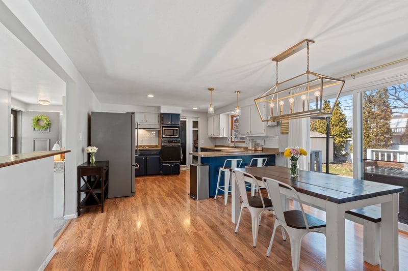 421 Memory Ct, Green Bay, WI 54301-2236