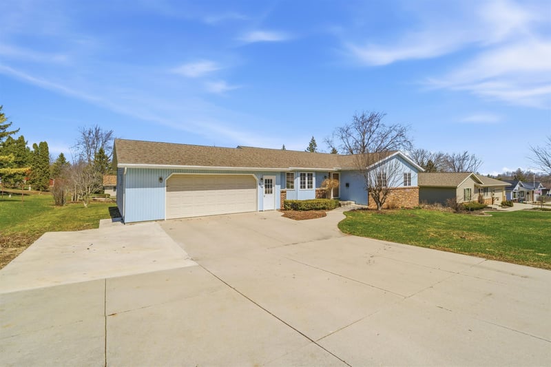 324 Grand St, Chilton, WI 53014