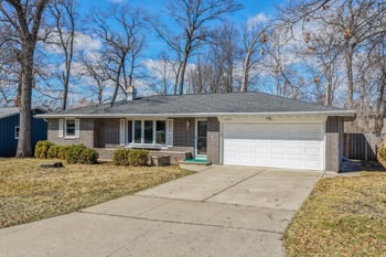 2070 West Point Ter, Green Bay, WI 54304-1764