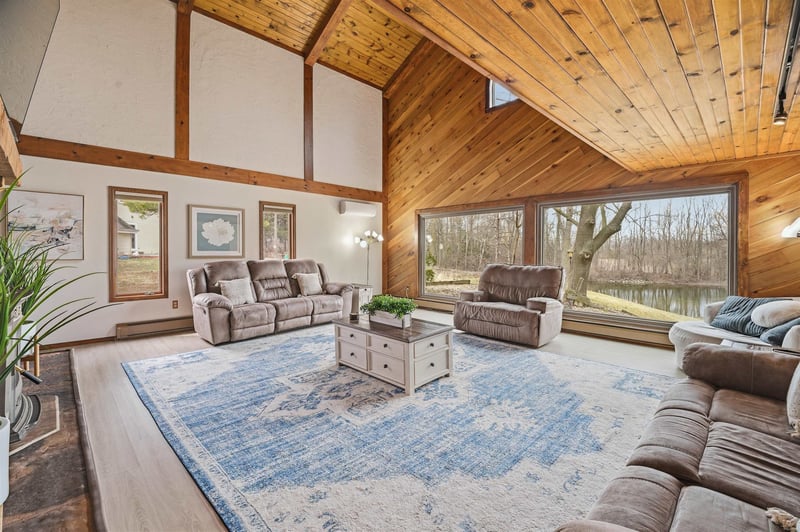 4431 Swallow Banks Ln, Oshkosh, WI 54904