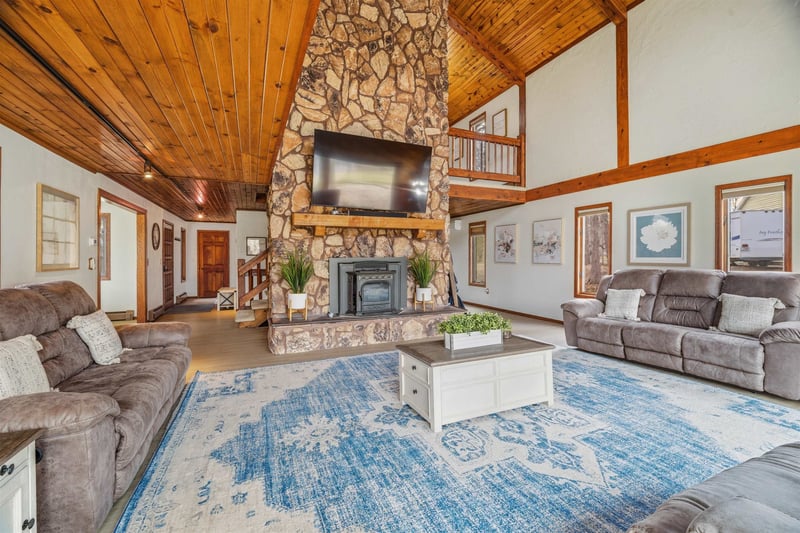 4431 Swallow Banks Ln, Oshkosh, WI 54904