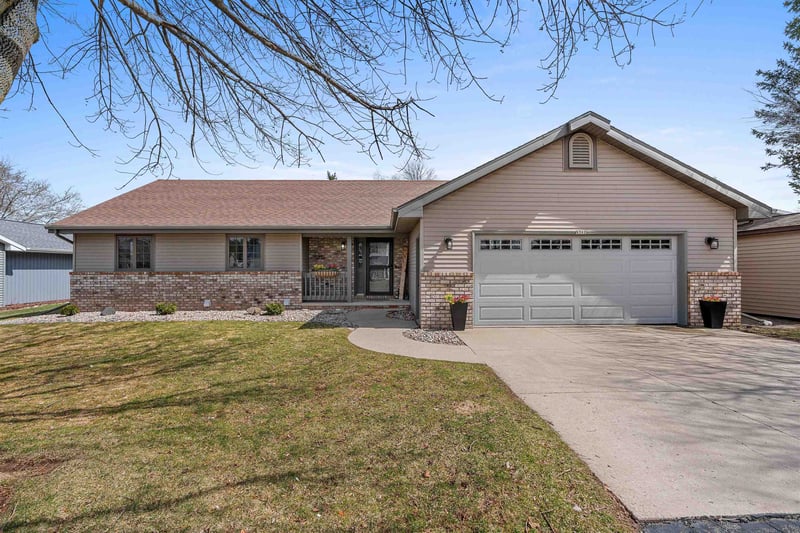N362 Rogers Ln, Appleton, WI 54915