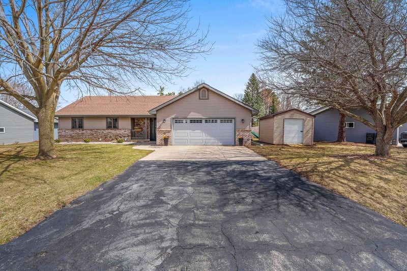 N362 Rogers Ln, Appleton, WI 54915