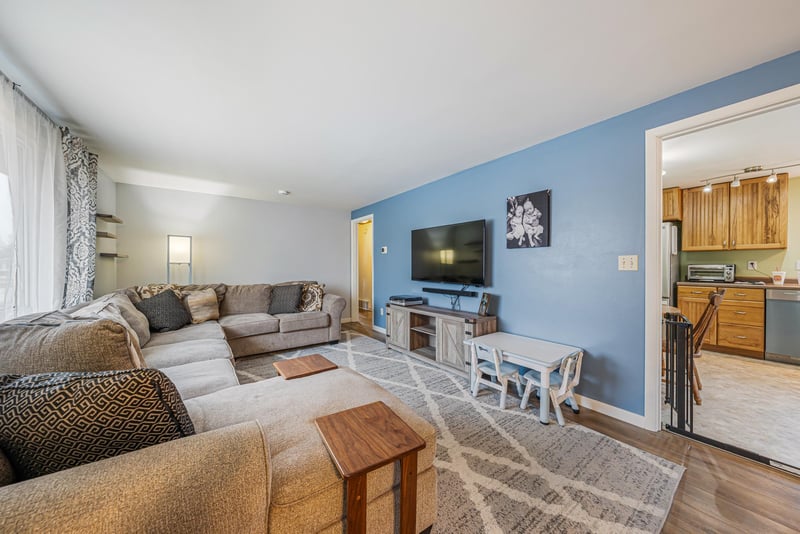 827 Heritage Trl, Oshkosh, WI 54904