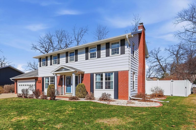 1427 Springdale Ln, Green Bay, WI 54304-1726