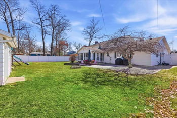 1427 Springdale Ln, Green Bay, WI 54304-1726