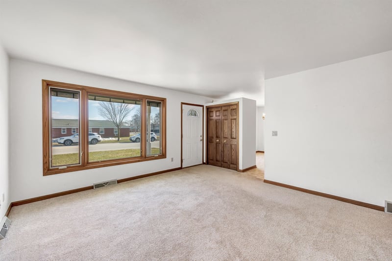 1559 Langlade Ave, Green Bay, WI 54304-3066