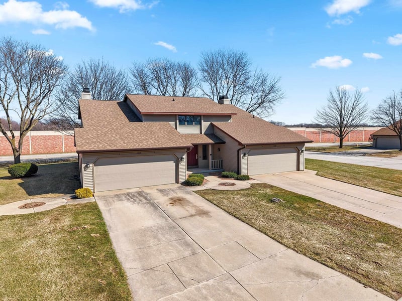 2409 Cedar Ridge Ct #C, Green Bay, WI 54313