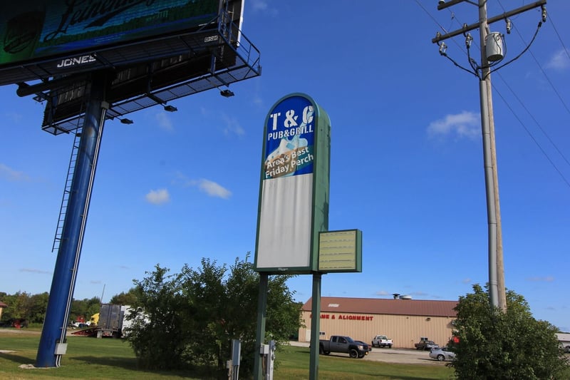 1358A Mid Valley Dr, De Pere, WI 54115