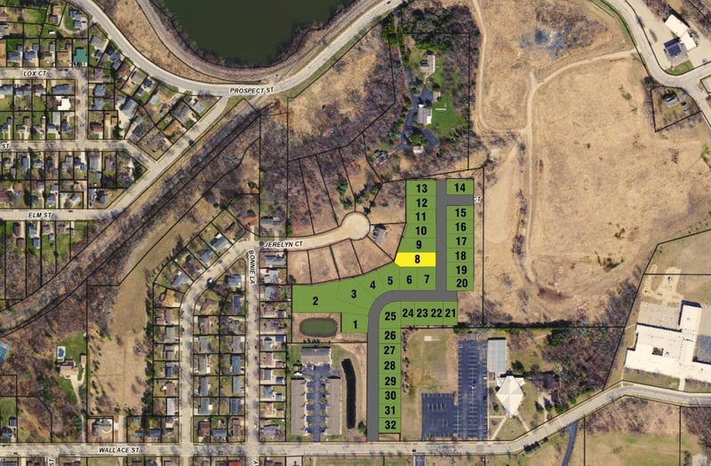 390 Farmhouse Ln #8, Combined Locks, WI 54113