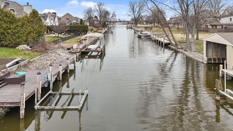 1866 Cliffview Ct, Oshkosh, WI 54901