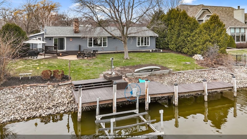 1866 Cliffview Ct, Oshkosh, WI 54901