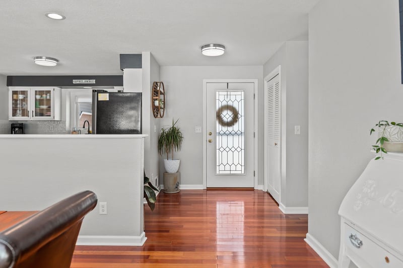 1866 Cliffview Ct, Oshkosh, WI 54901