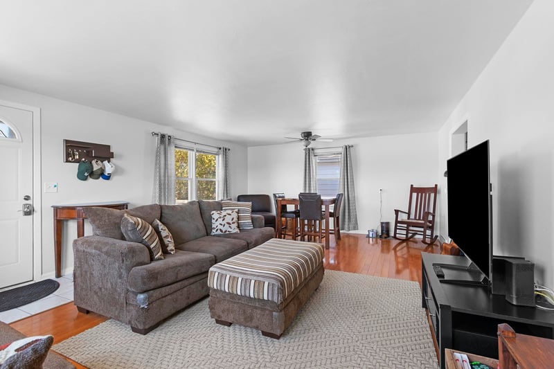 846 Oak St, De Pere, WI 54115-1533