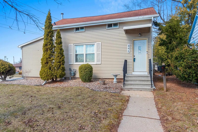 846 Oak St, De Pere, WI 54115-1533