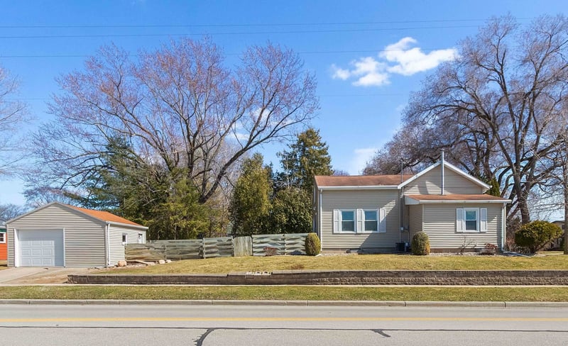 846 Oak St, De Pere, WI 54115-1533