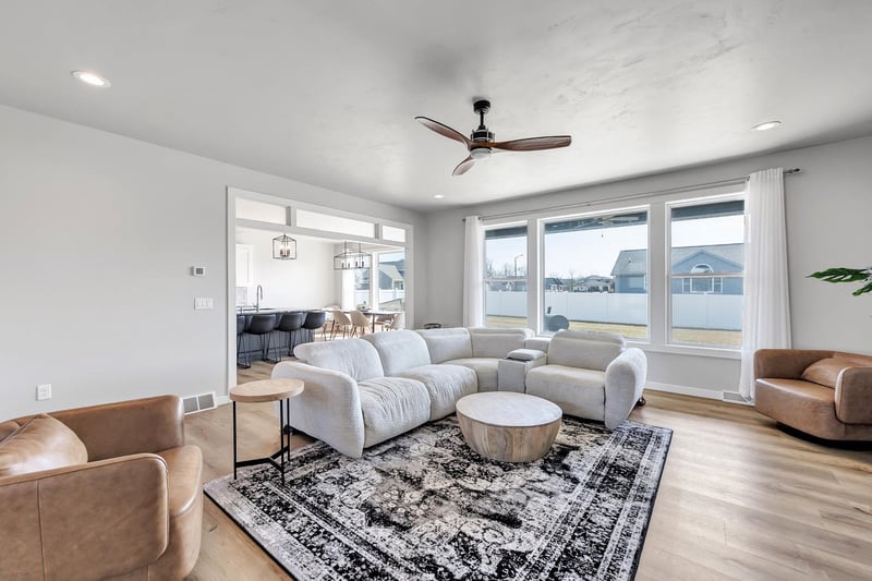 1015 Nutmeg Dr, De Pere, WI 54115-4500