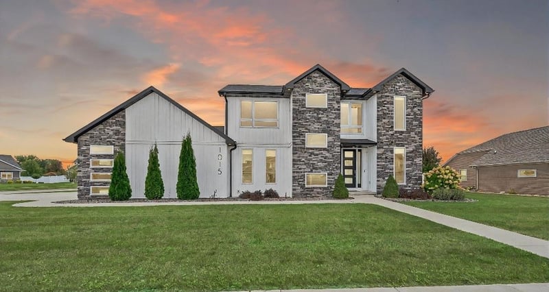 1015 Nutmeg Dr, De Pere, WI 54115-4500