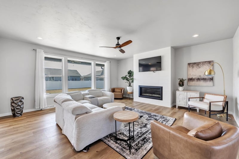 1015 Nutmeg Dr, De Pere, WI 54115-4500