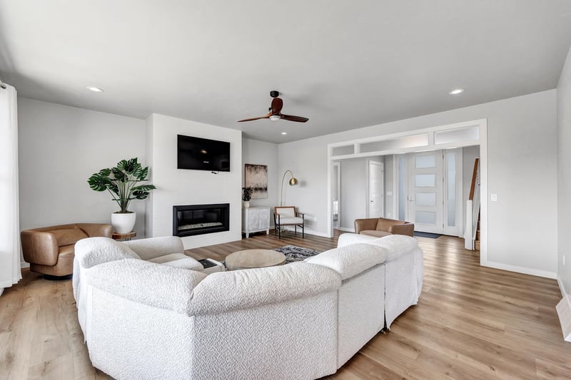 1015 Nutmeg Dr, De Pere, WI 54115-4500