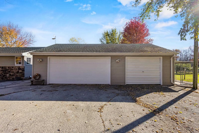 N4742 Thompson Rd, Shiocton, WI 54170