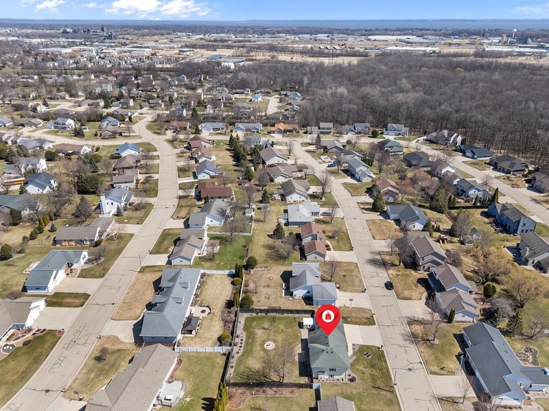 1239 Fawn Dr, Neenah, WI 54956