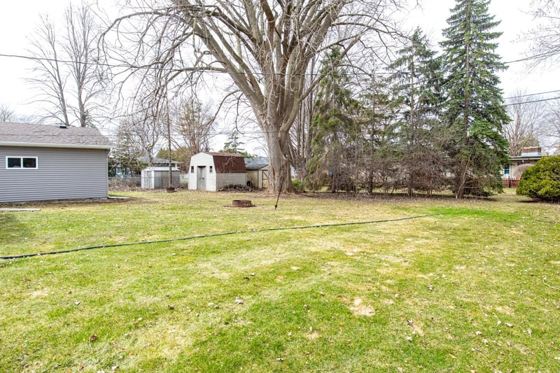 1380 Lakeview Ln, Menasha, WI 54952