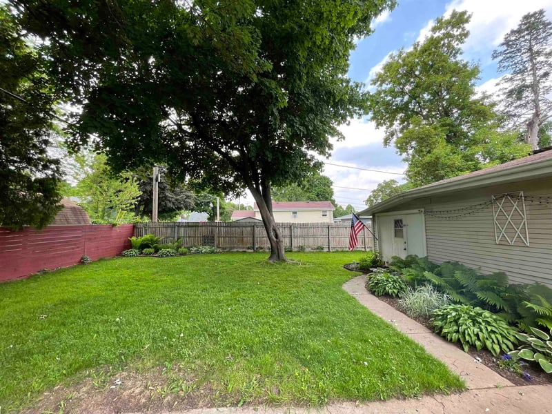 1342 Frances St, Appleton, WI 54911-3305