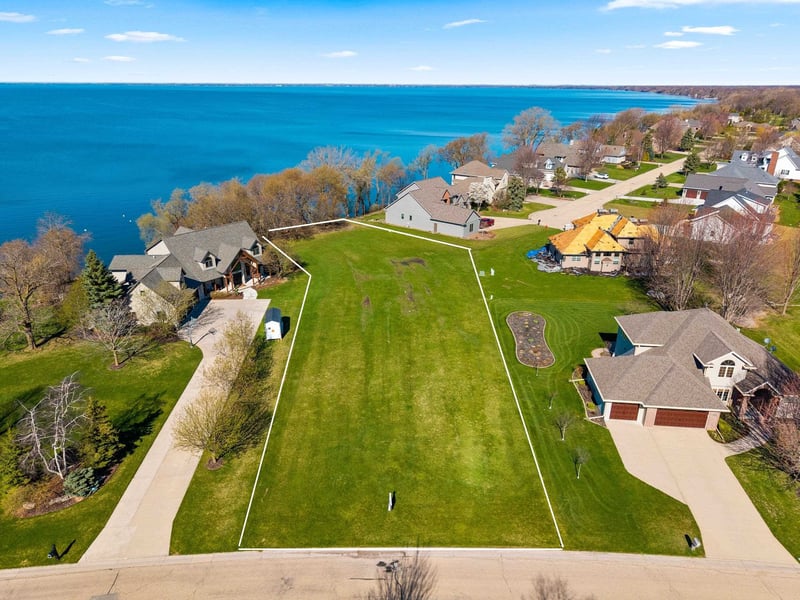 N7827 State Park Rd #41, Sherwood, WI 54169