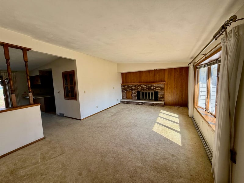 1315 Wedgewood Ln, Neenah, WI 54956