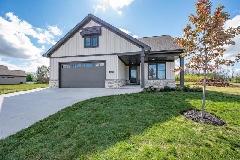 1629 Honeysuckle Cir, De Pere, WI 54115