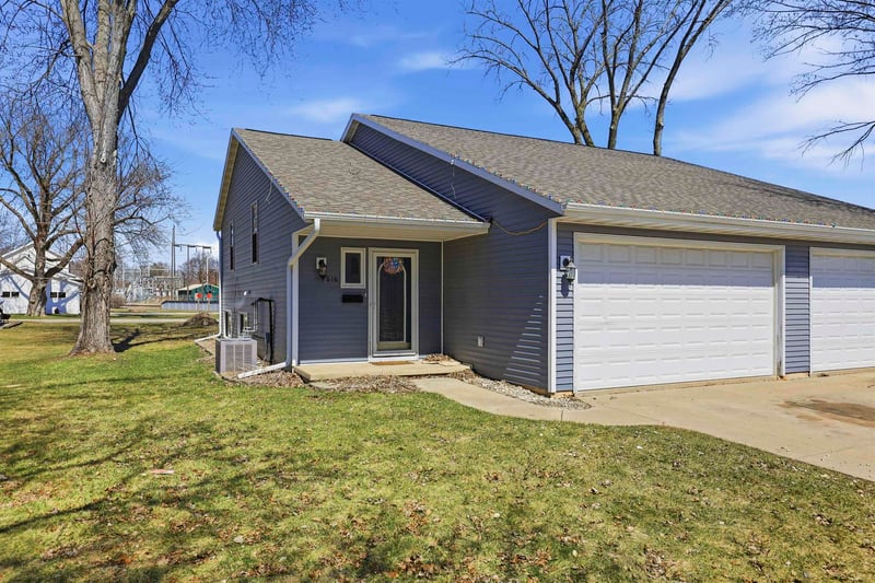 616 Reid St, De Pere, WI 54115