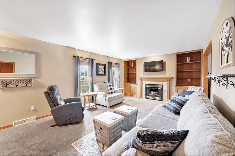 2277 Redpepper Trl, Suamico, WI 54313