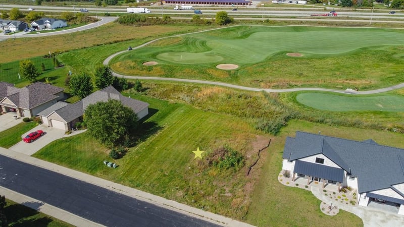 526 Royal St Pats Dr #143, Wrightstown, WI 54180