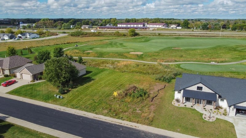 526 Royal St Pats Dr #143, Wrightstown, WI 54180