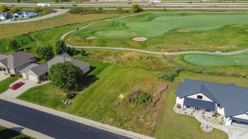 526 Royal St Pats Dr #143, Wrightstown, WI 54180