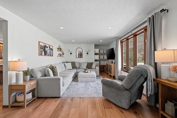 2130 King James Dr, Green Bay, WI 54304-1827