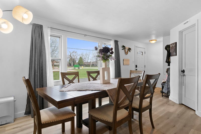 2068 Lost Dauphin Rd, De Pere, WI 54115