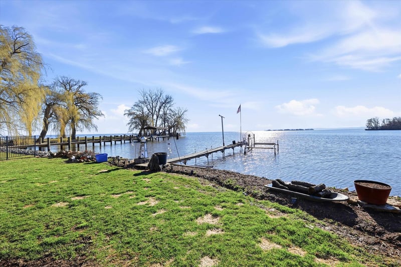 7284 Us Highway 45, Oshkosh, WI 54902