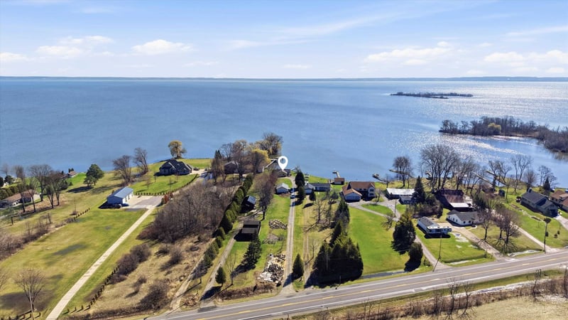 7284 Us Highway 45, Oshkosh, WI 54902