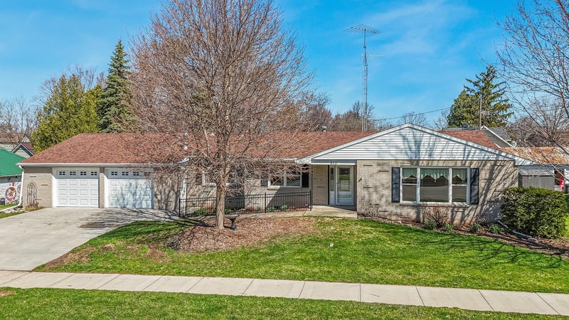 410 Main St, Winneconne, WI 54986