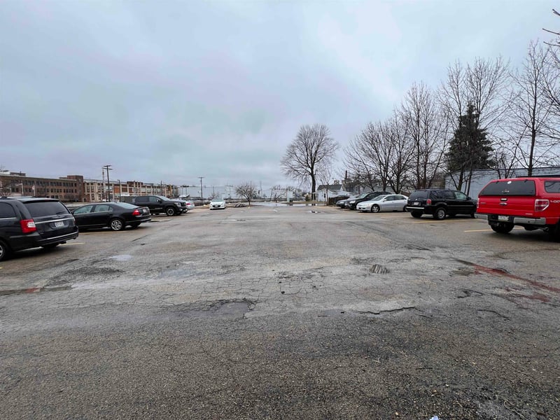 2 Tayco St, Menasha, WI 54952