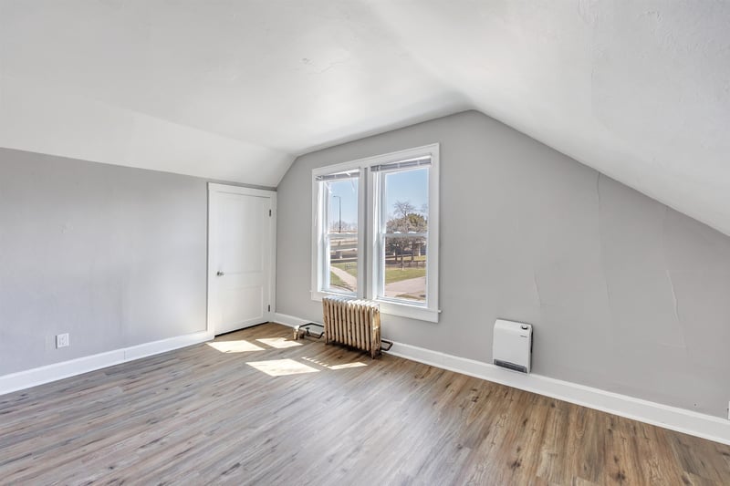 712 Maple Ave, Green Bay, WI 54304