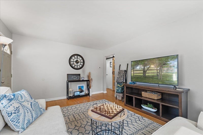 817 15th Ave, Green Bay, WI 54304-2503